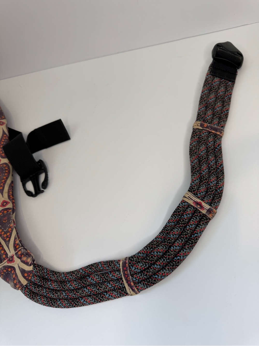 KAVU Rope Sling Bag Paisley Boho Crossbody Backpack Travel Festival - Picture 4 of 9
